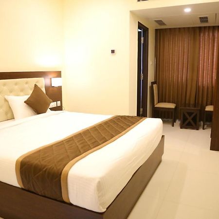 Hotel Vsr Grand Madanapalle Exterior foto