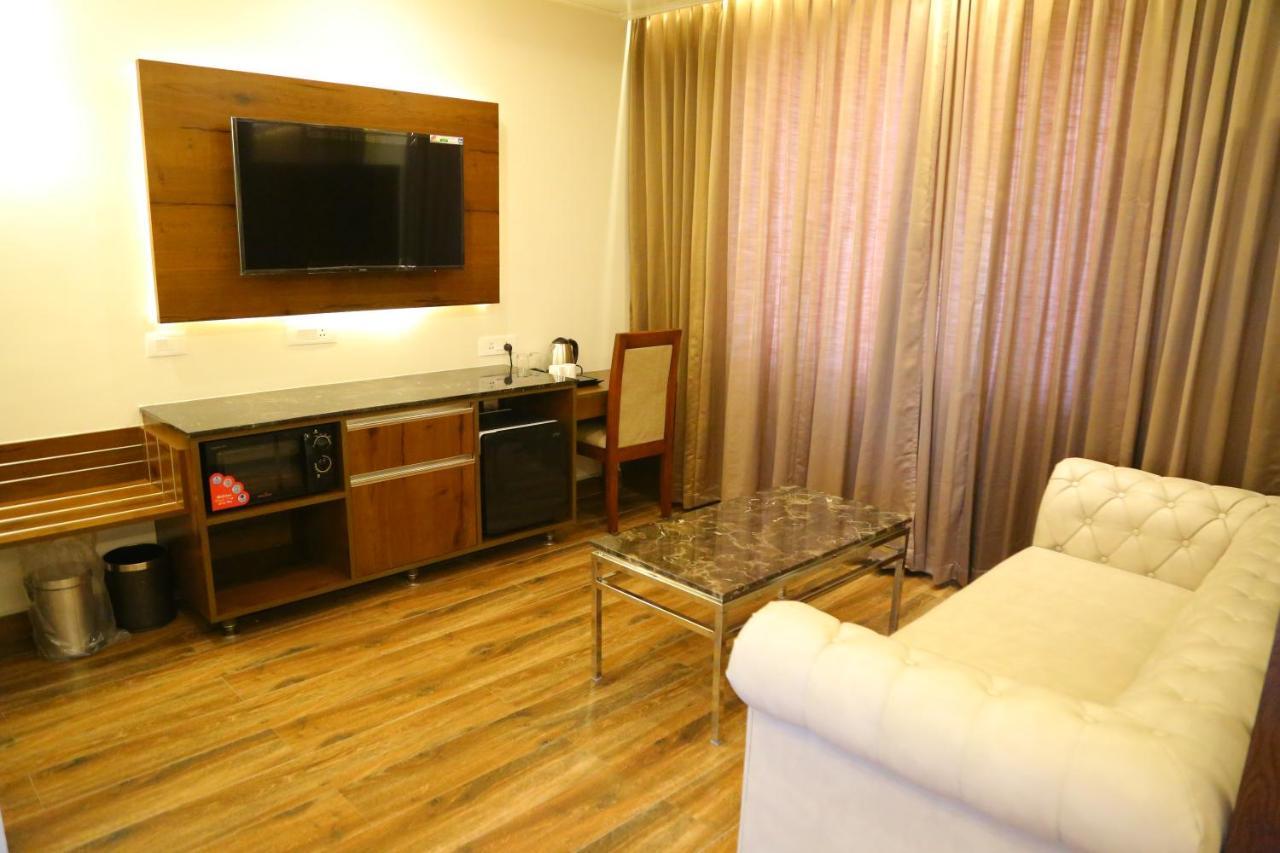 Hotel Vsr Grand Madanapalle Exterior foto
