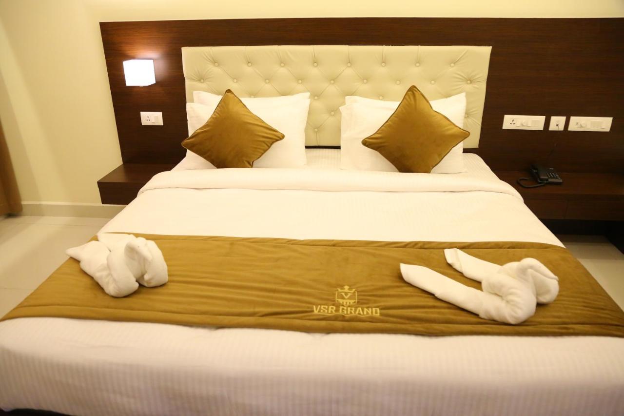 Hotel Vsr Grand Madanapalle Exterior foto